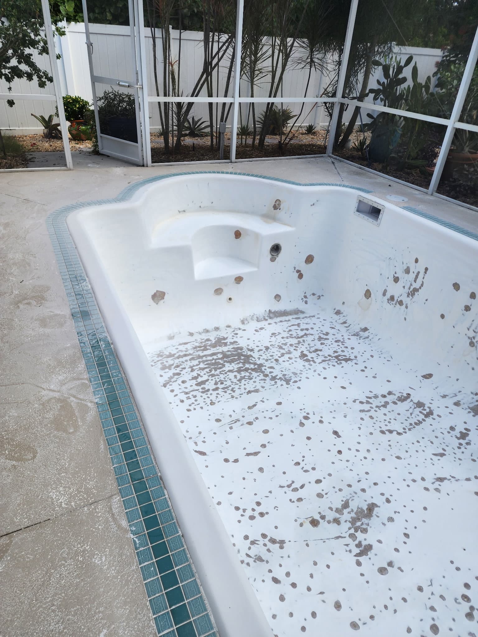 Fibre Tech pool resurfacing job 28 — fiberglass surface preparation
